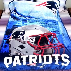 NWT Patriots Fleece Blanket
